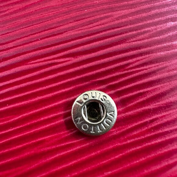 Louis Vuitton Epi Wallet - Picture 6 of 16